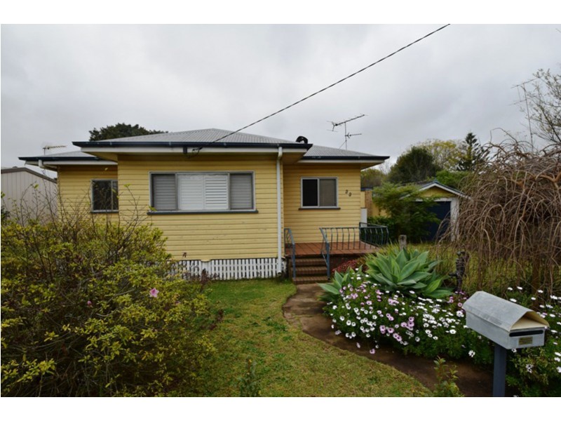 33 McIntyre Street, Centenary Heights QLD 4350