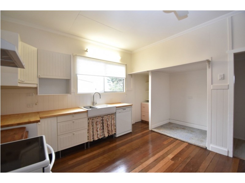 33 McIntyre Street, Centenary Heights QLD 4350