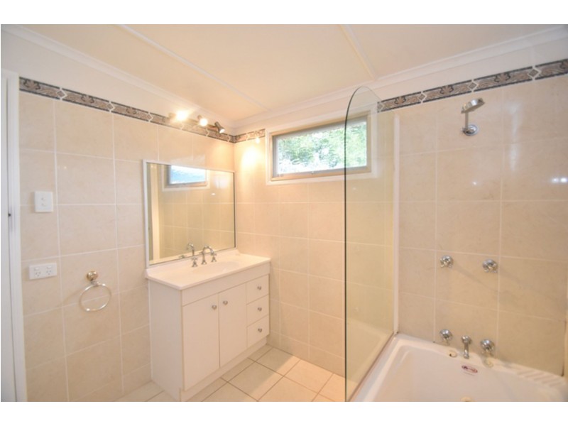 33 McIntyre Street, Centenary Heights QLD 4350