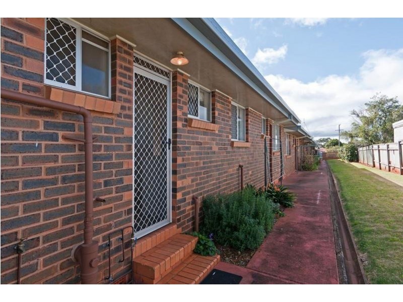 6/335 West Street, Harristown QLD 4350