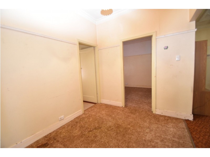 2/107a West Street, Newtown QLD 4350