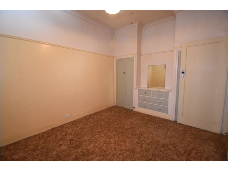2/107a West Street, Newtown QLD 4350
