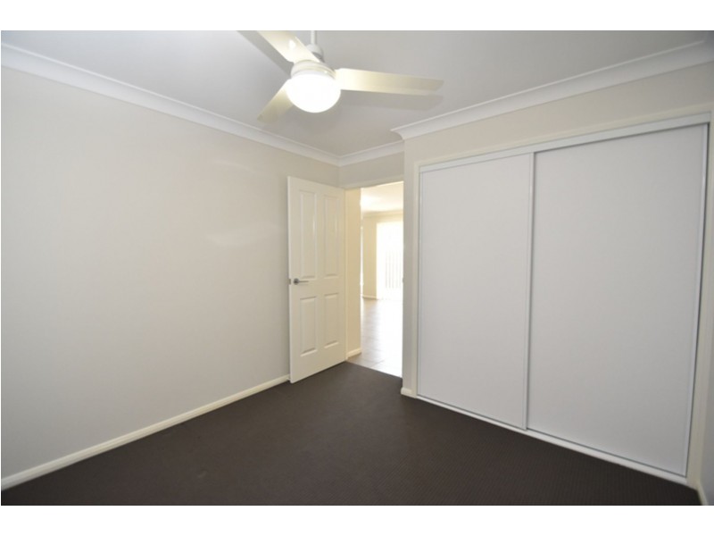2/23b Charles Street, Newtown QLD 4350
