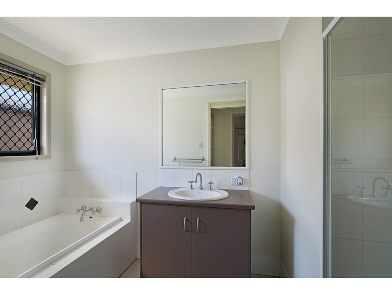 14 Schaefer Court, Westbrook QLD 4350