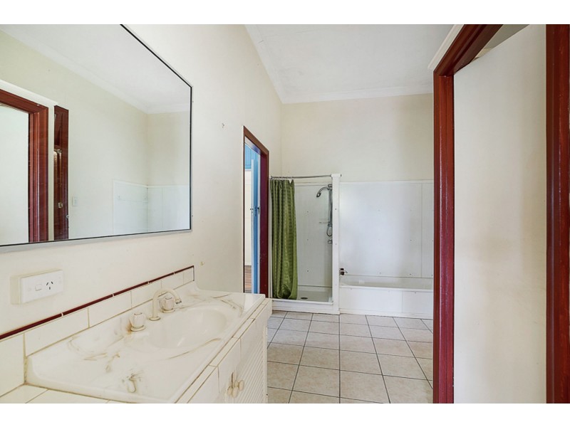 14 Rowland Court, Gowrie Mountain QLD 4350