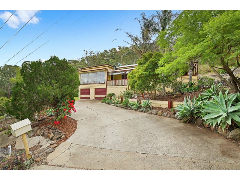 14 Rowland Court, Gowrie Mountain QLD 4350