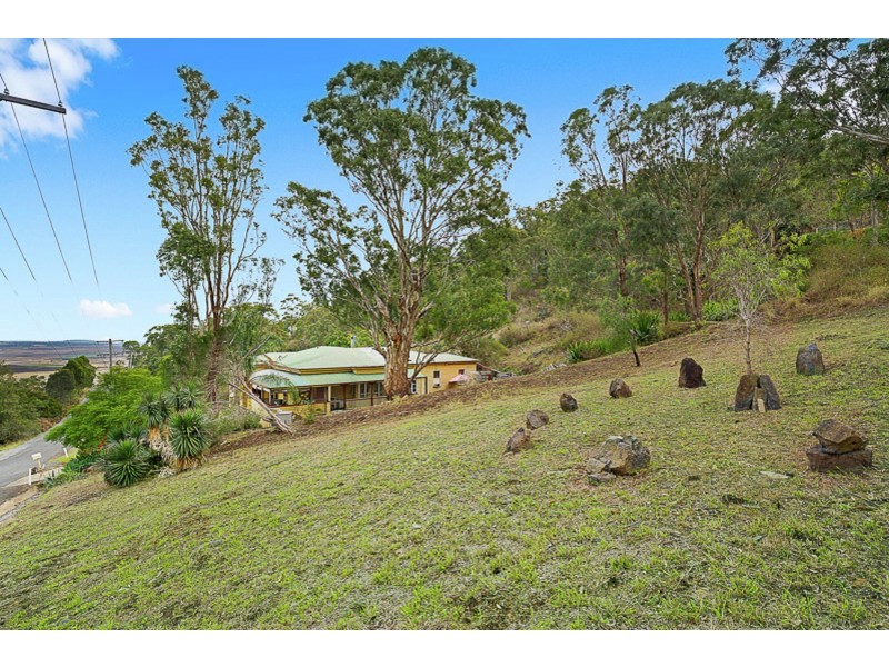 14 Rowland Court, Gowrie Mountain QLD 4350