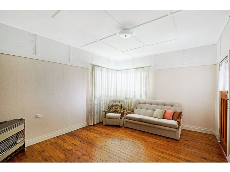 38 Cay Street, Newtown QLD 4350