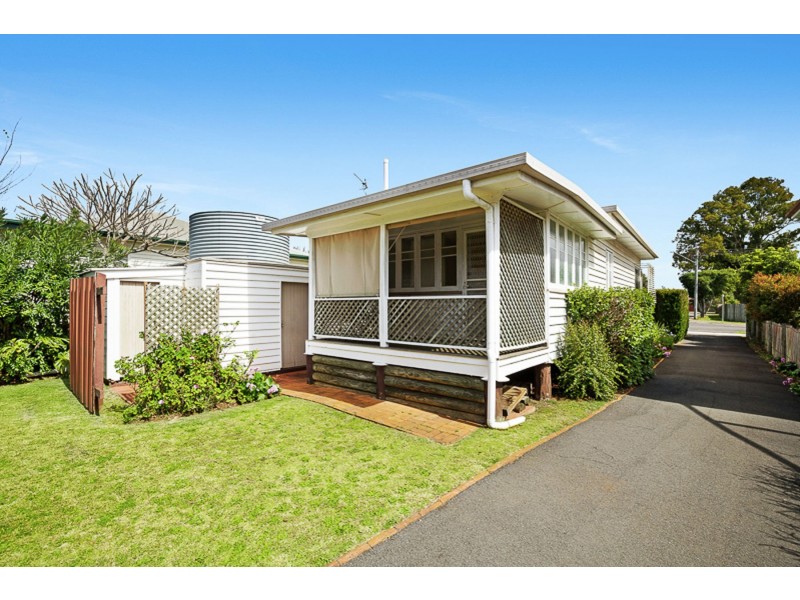 38 Cay Street, Newtown QLD 4350