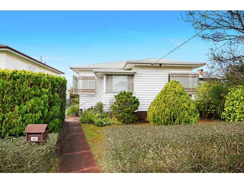 38 Cay Street, Newtown QLD 4350