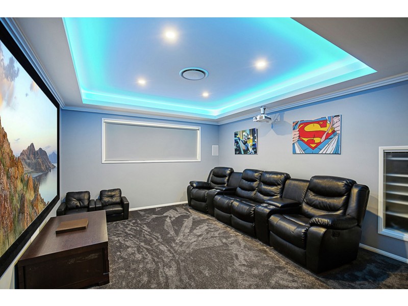 14 Kimdonn Drive, Withcott QLD 4352