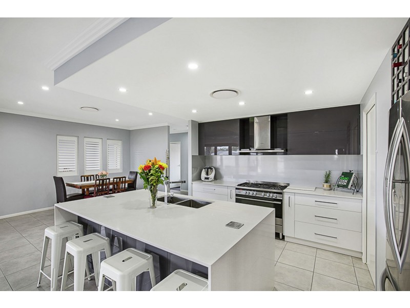 14 Kimdonn Drive, Withcott QLD 4352