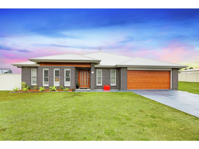 14 Kimdonn Drive, Withcott QLD 4352