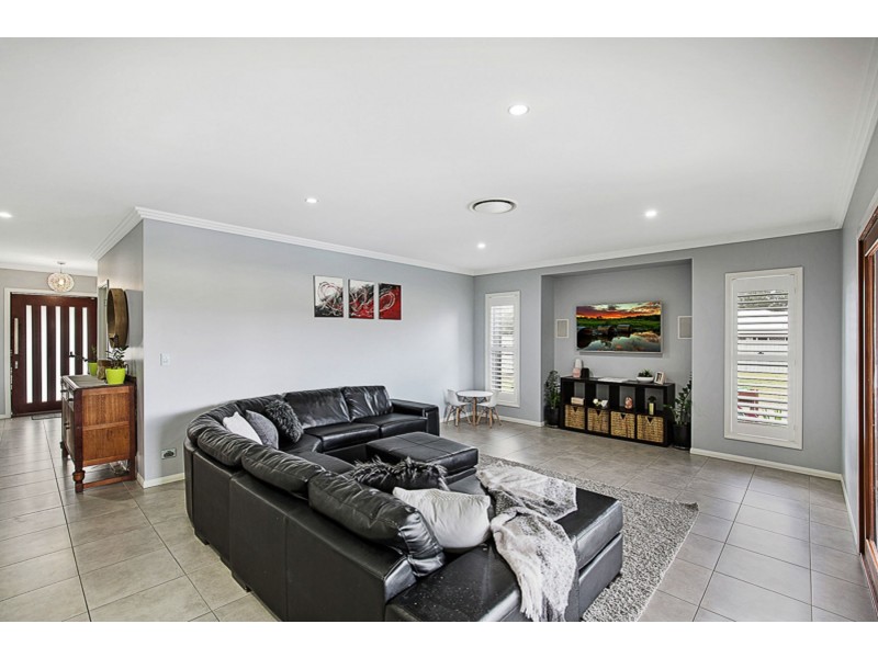 14 Kimdonn Drive, Withcott QLD 4352