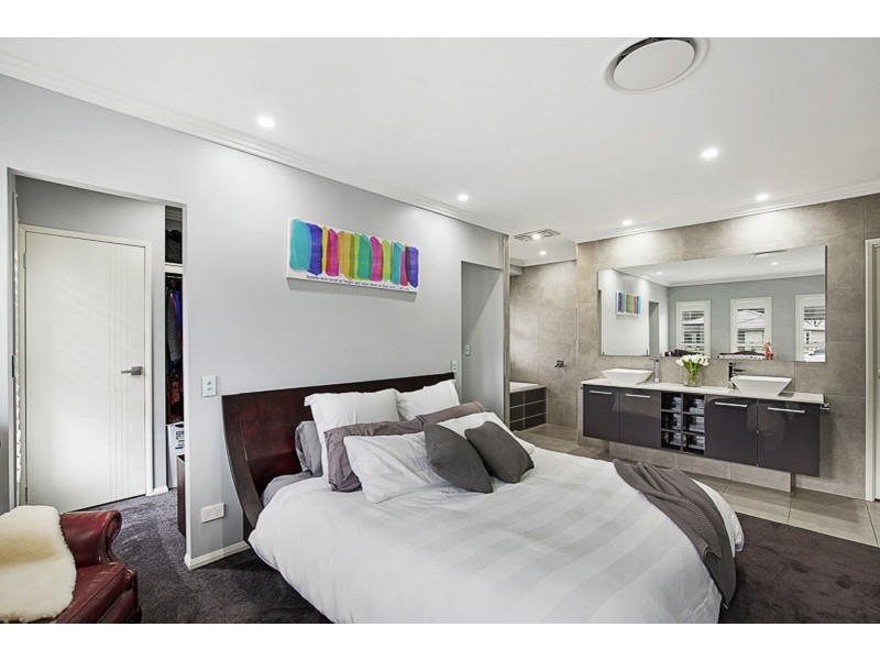 14 Kimdonn Drive, Withcott QLD 4352