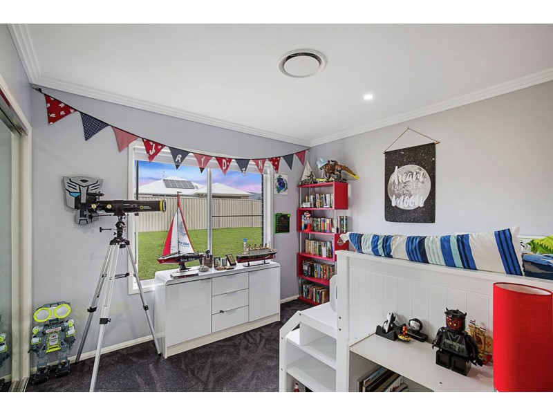 14 Kimdonn Drive, Withcott QLD 4352