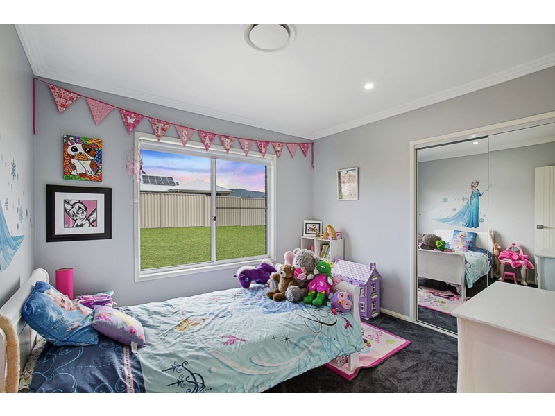 14 Kimdonn Drive, Withcott QLD 4352