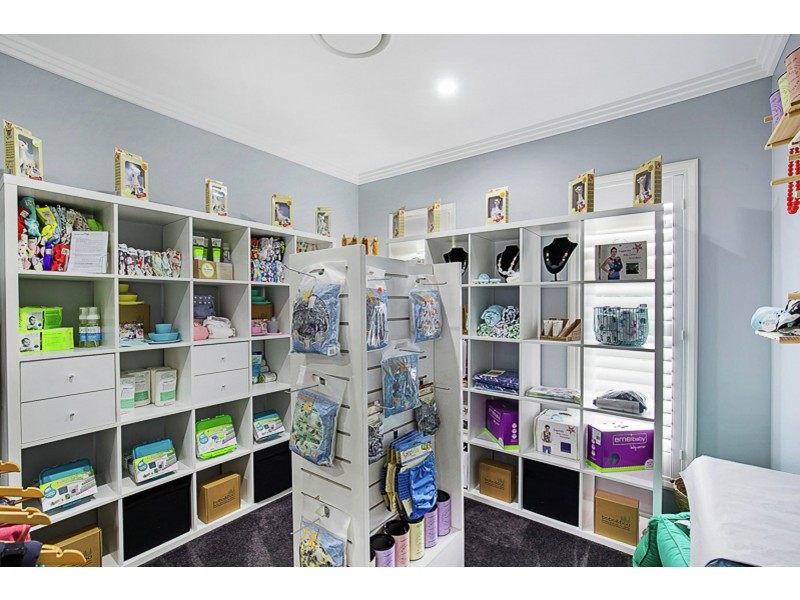 14 Kimdonn Drive, Withcott QLD 4352