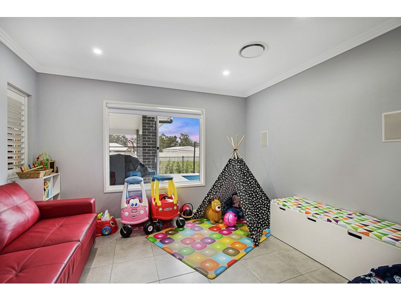 14 Kimdonn Drive, Withcott QLD 4352