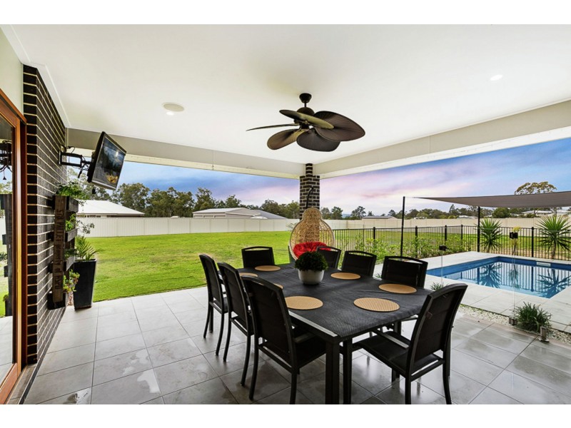 14 Kimdonn Drive, Withcott QLD 4352