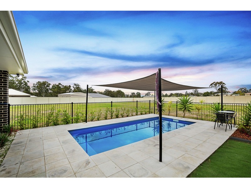 14 Kimdonn Drive, Withcott QLD 4352