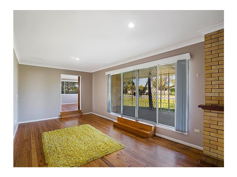 8 West Street, Oakey QLD 4401