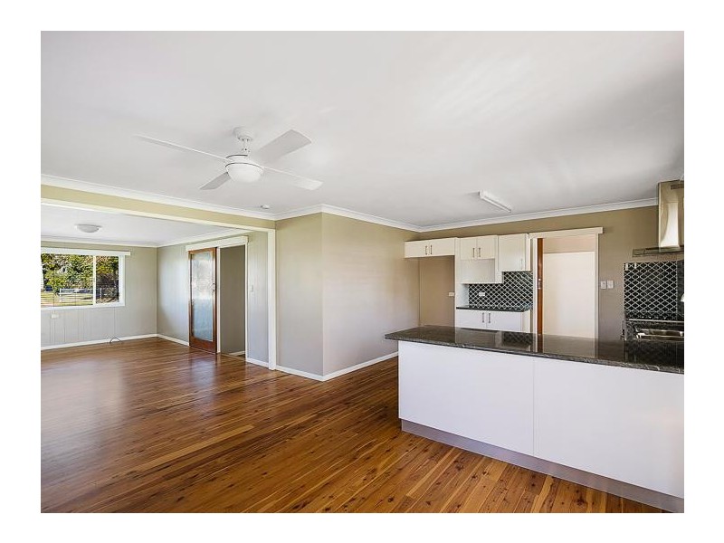 8 West Street, Oakey QLD 4401