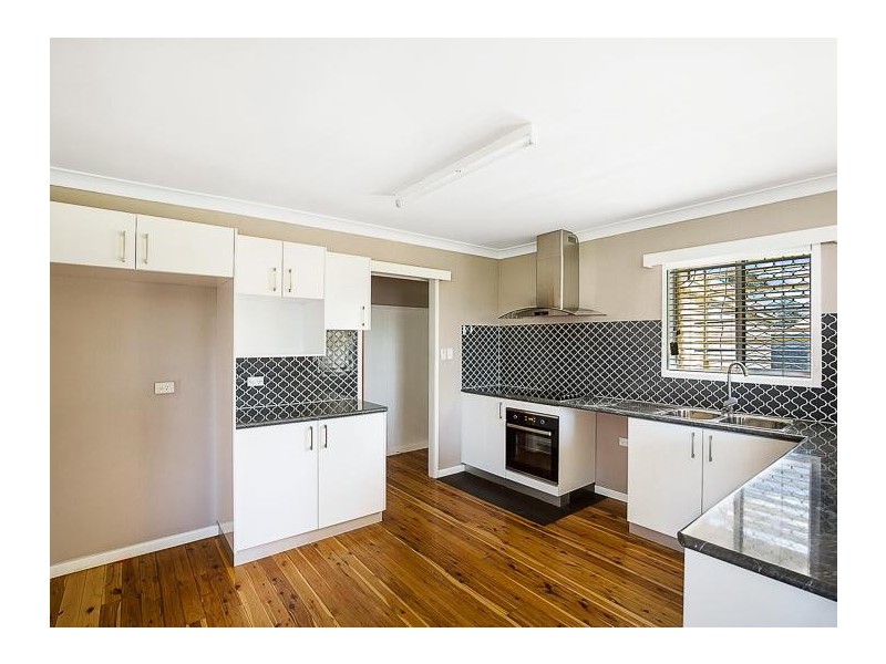 8 West Street, Oakey QLD 4401