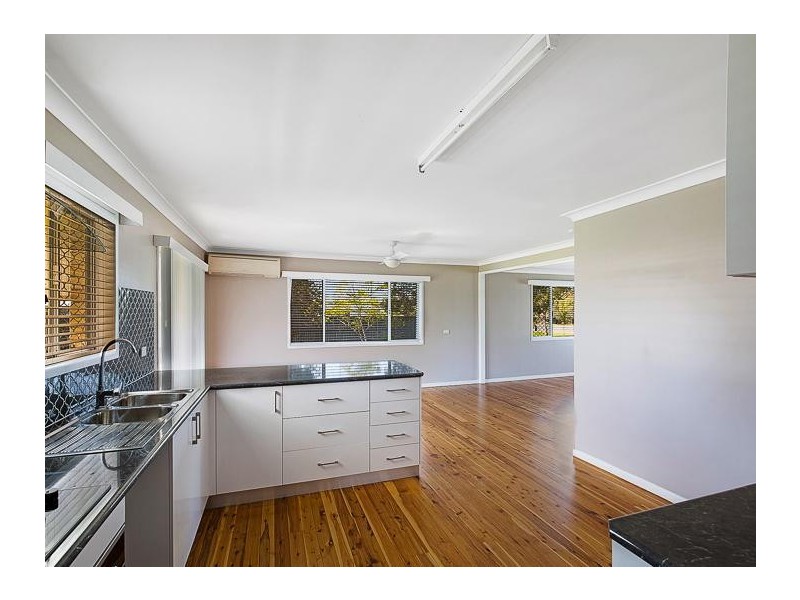 8 West Street, Oakey QLD 4401