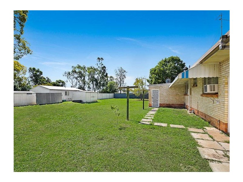 8 West Street, Oakey QLD 4401