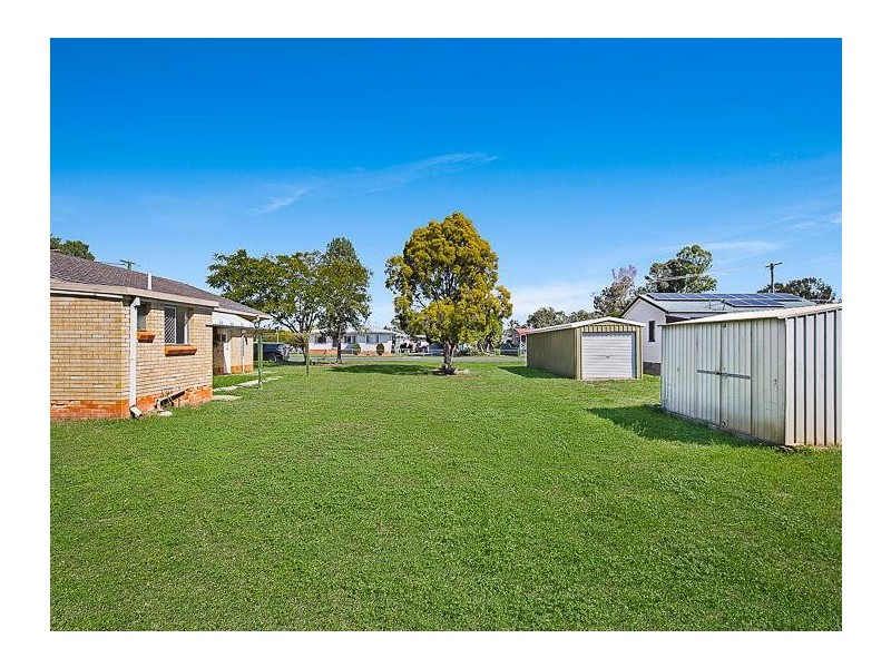 8 West Street, Oakey QLD 4401