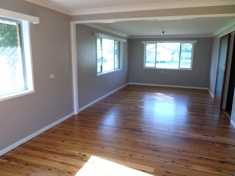 8 West Street, Oakey QLD 4401