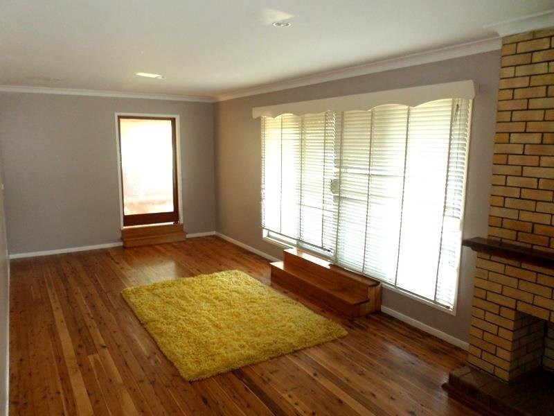 8 West Street, Oakey QLD 4401