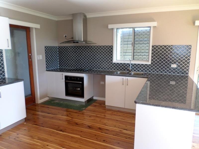 8 West Street, Oakey QLD 4401