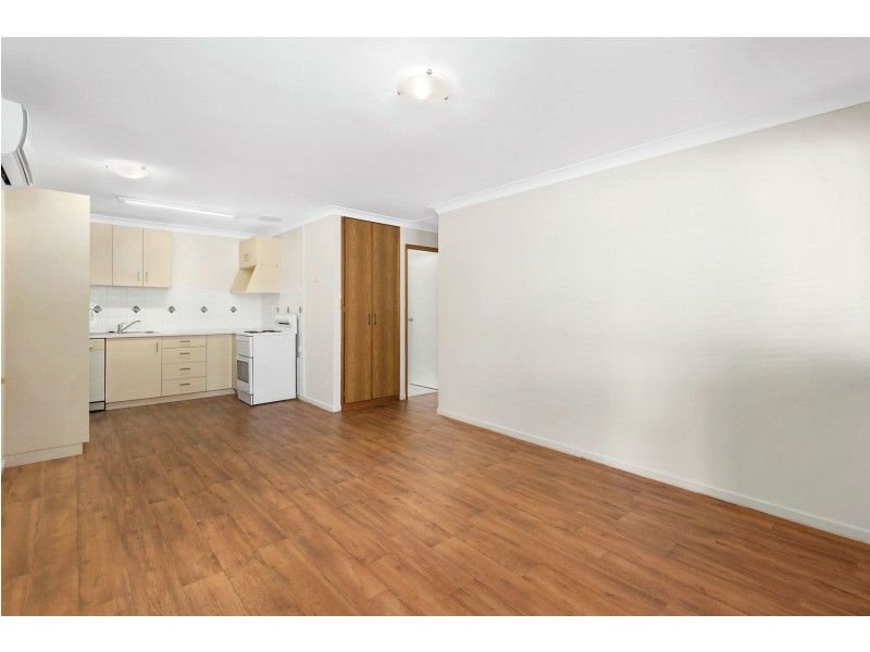1/7 Damian Crescent, Kearneys Spring QLD 4350