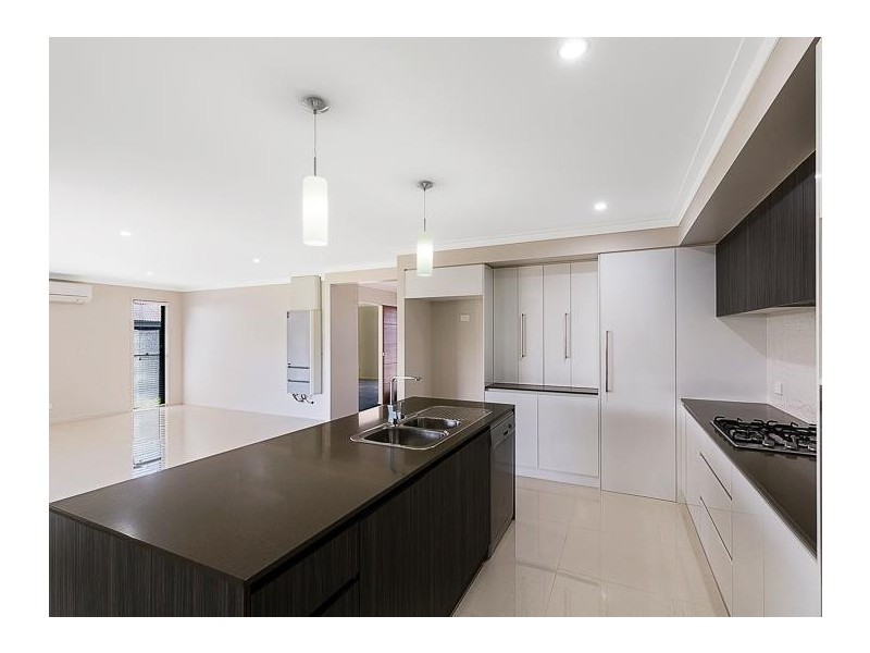 39 Pugh Street, Middle Ridge QLD 4350