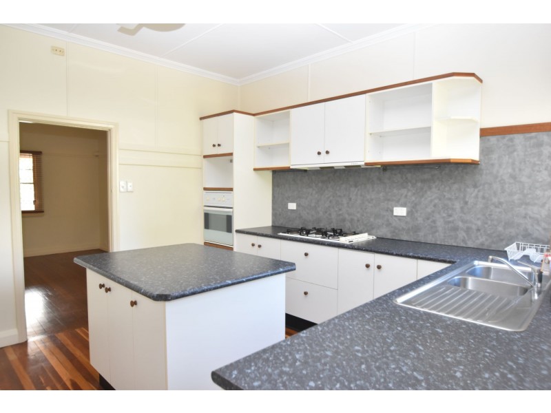 4 Gilbert Street, Toowoomba City QLD 4350