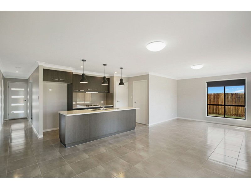 34 Magpie Drive, Cambooya QLD 4358