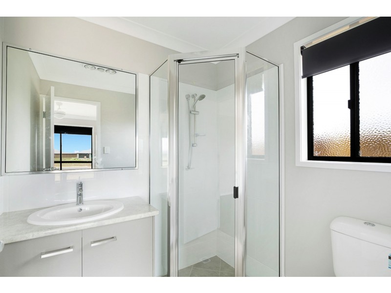 34 Magpie Drive, Cambooya QLD 4358