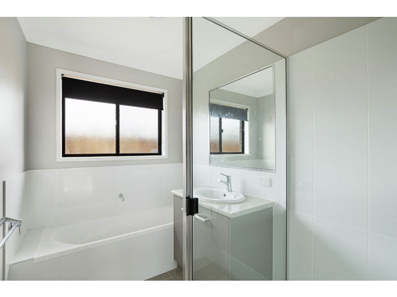 34 Magpie Drive, Cambooya QLD 4358