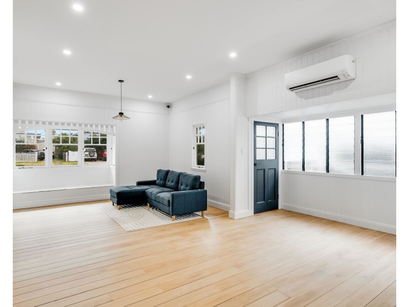 4 Tozer Street, Newtown QLD 4350