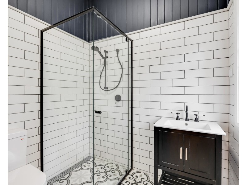 4 Tozer Street, Newtown QLD 4350