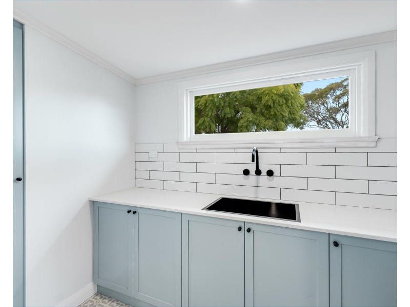 4 Tozer Street, Newtown QLD 4350