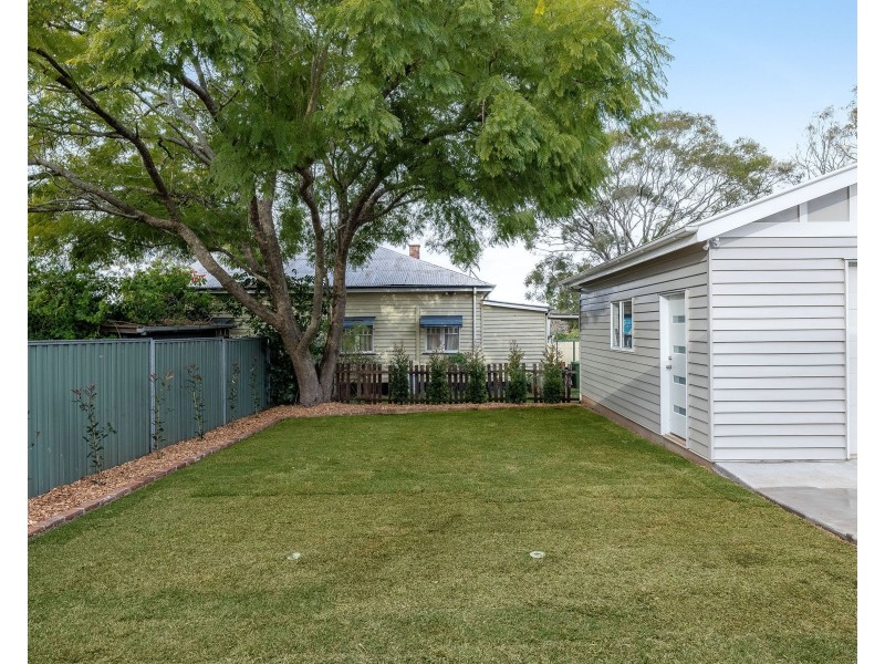 4 Tozer Street, Newtown QLD 4350