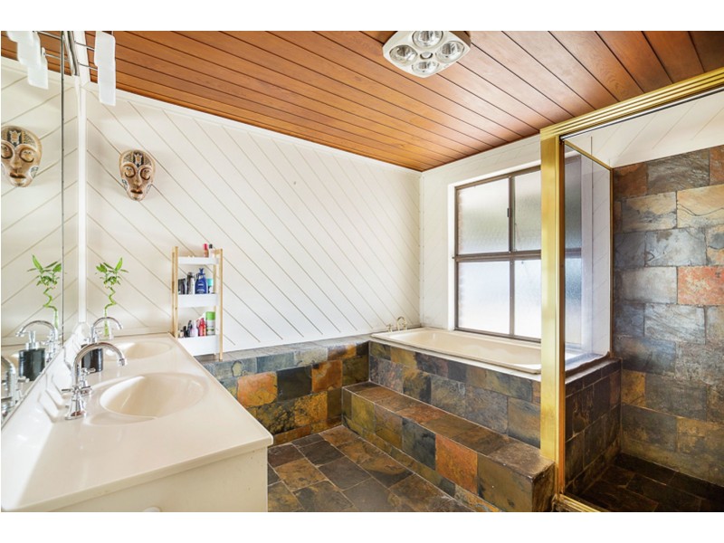 3 Claret Street, Wilsonton QLD 4350