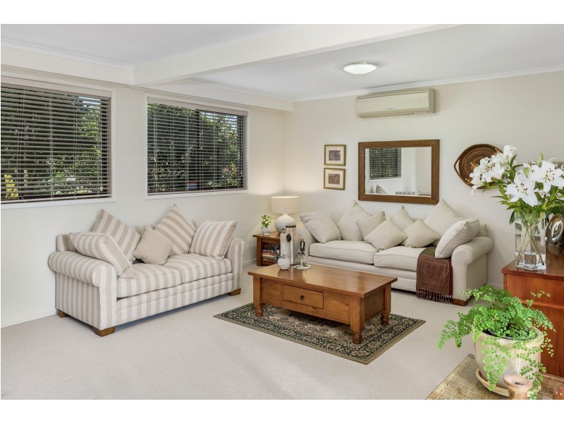 11 Dora Street, South Toowoomba QLD 4350