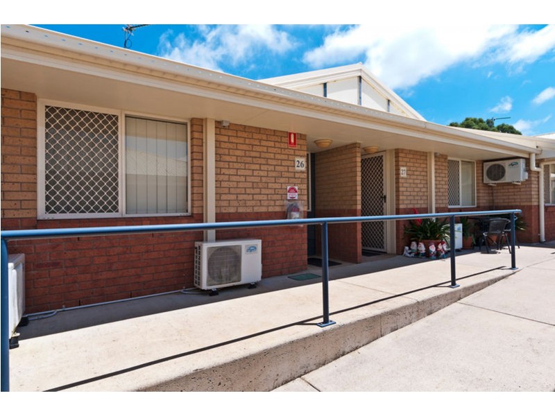 26/306-310 James Street, Harristown QLD 4350