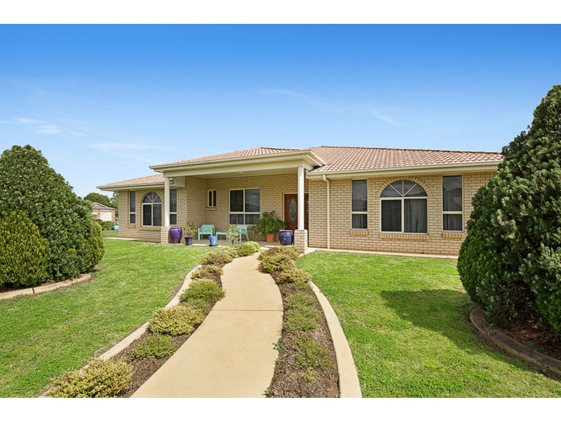 36 Belclaire Drive, Westbrook QLD 4350