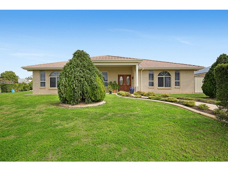 36 Belclaire Drive, Westbrook QLD 4350