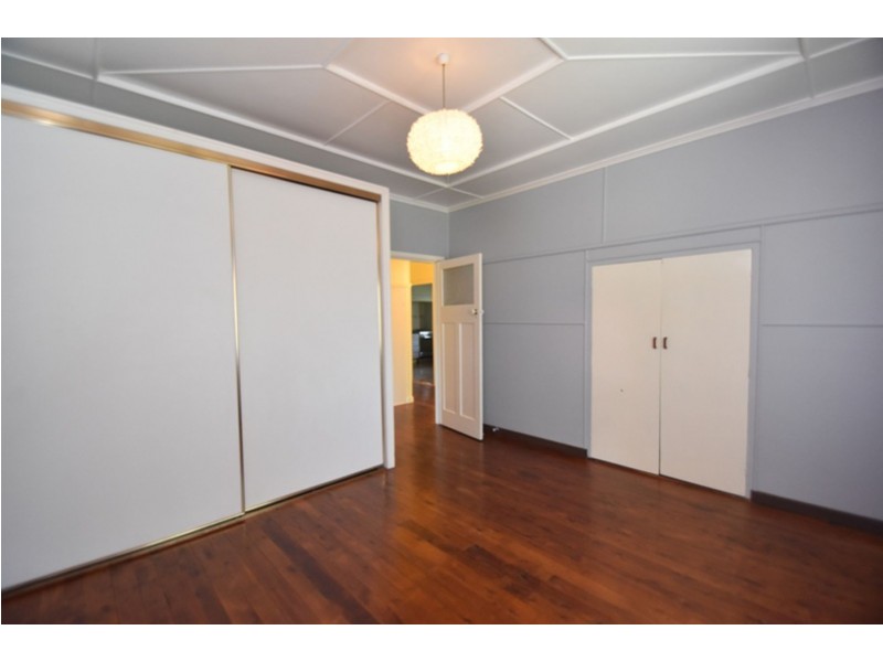 26 Tolmie Street, South Toowoomba QLD 4350